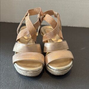 Girls Reaction Kenneth Cole Gold Wedge Sandals with Stretchy Straps Sz 12